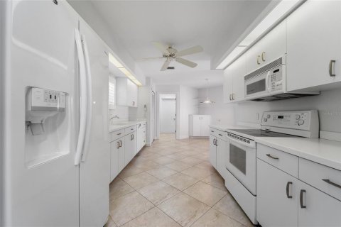 Villa ou maison à vendre à Osprey, Floride: 2 chambres, 263.56 m2 № 1392855 - photo 13