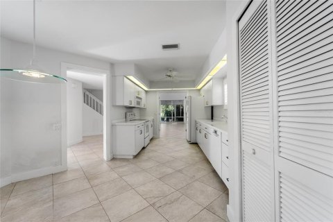 Villa ou maison à vendre à Osprey, Floride: 2 chambres, 263.56 m2 № 1392855 - photo 9