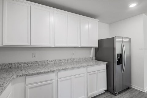 Touwnhouse à vendre à Poinciana, Floride: 3 chambres, 166.76 m2 № 1876529 - photo 4