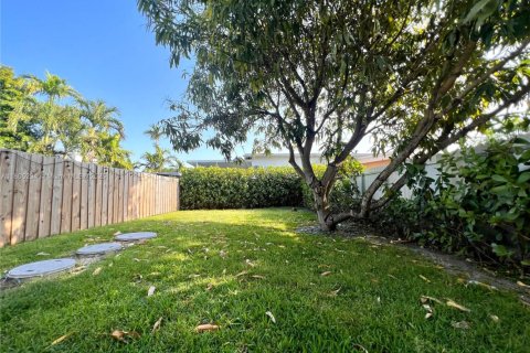 Touwnhouse à louer à Miami, Floride: 3 chambres, 115.85 m2 № 1935265 - photo 6