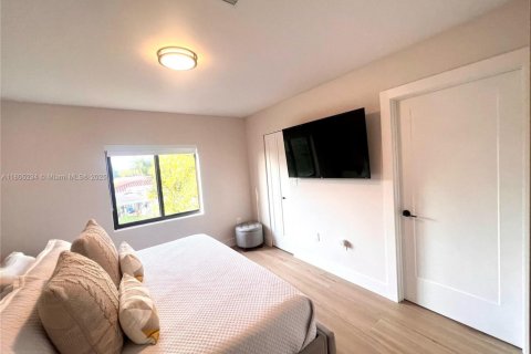 Touwnhouse à louer à Miami, Floride: 3 chambres, 115.85 m2 № 1935265 - photo 17