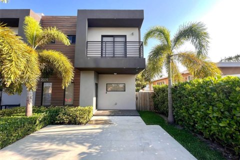 Touwnhouse à Miami, Floride 3 chambres, 115.85 m2 № 1935265