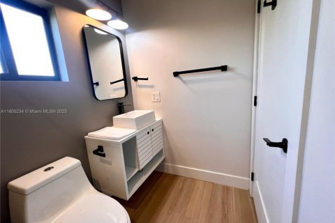 Touwnhouse à louer à Miami, Floride: 3 chambres, 115.85 m2 № 1935265 - photo 18