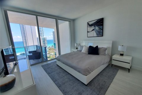 Condo in Sunny Isles Beach, Florida, 2 bedrooms  № 1960610 - photo 17