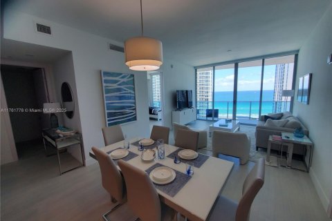 Condo in Sunny Isles Beach, Florida, 2 bedrooms  № 1960610 - photo 7