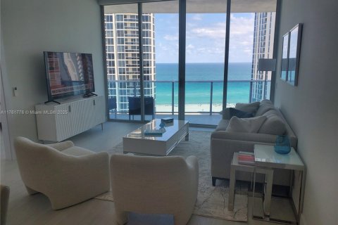 Condo in Sunny Isles Beach, Florida, 2 bedrooms  № 1960610 - photo 2