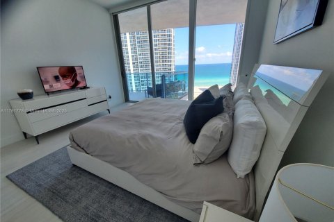 Condo in Sunny Isles Beach, Florida, 2 bedrooms  № 1960610 - photo 16