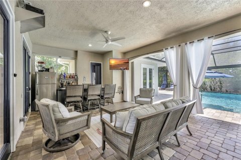 House in Cape Coral, Florida 4 bedrooms, 308.9 sq.m. № 1758329 - photo 28