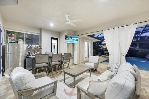 House in Cape Coral, Florida 4 bedrooms, 308.9 sq.m. № 1758329 - photo 17