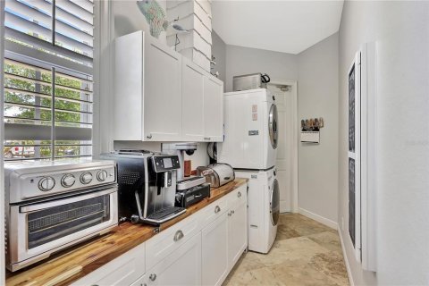 House in Cape Coral, Florida 4 bedrooms, 308.9 sq.m. № 1758329 - photo 24