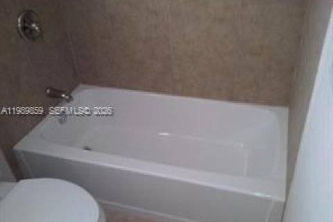 Villa ou maison à vendre à Fort Lauderdale, Floride: 5 chambres, 147.34 m2 № 2051926 - photo 10