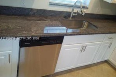 Villa ou maison à vendre à Fort Lauderdale, Floride: 5 chambres, 147.34 m2 № 2051926 - photo 4