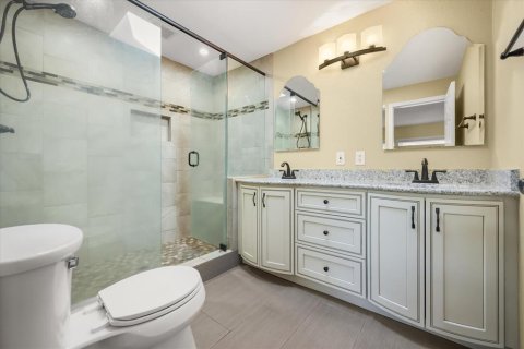 House in Christmas, Florida 5 bedrooms, 232.07 sq.m. № 2116271 - photo 18