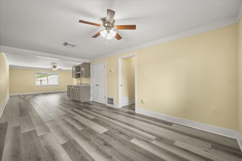 House in Christmas, Florida 5 bedrooms, 232.07 sq.m. № 2116271 - photo 30