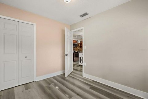 House in Christmas, Florida 5 bedrooms, 232.07 sq.m. № 2116271 - photo 22