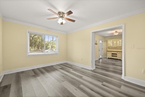 House in Christmas, Florida 5 bedrooms, 232.07 sq.m. № 2116271 - photo 13