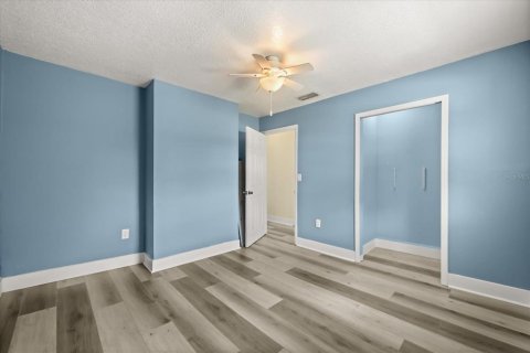 House in Christmas, Florida 5 bedrooms, 232.07 sq.m. № 2116271 - photo 28