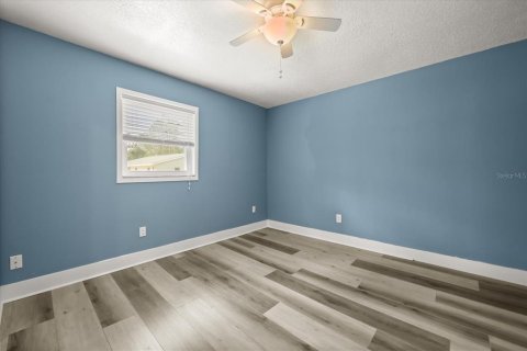 House in Christmas, Florida 5 bedrooms, 232.07 sq.m. № 2116271 - photo 29