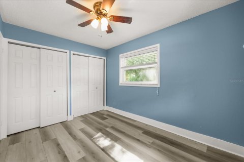 House in Christmas, Florida 5 bedrooms, 232.07 sq.m. № 2116271 - photo 27