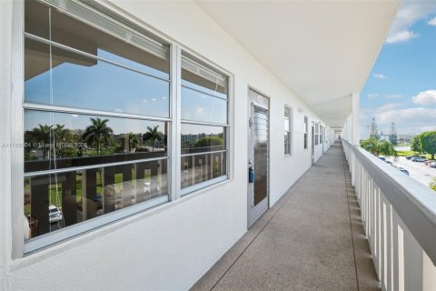 Condo in Boca Raton, Florida, 2 bedrooms  № 1726323 - photo 2