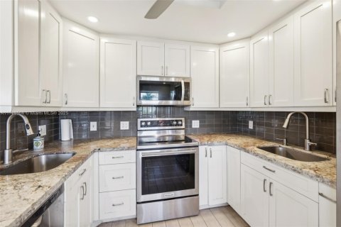 Condo in Boca Raton, Florida, 2 bedrooms  № 1726323 - photo 6