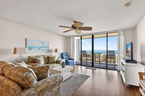 Condo in Hutchinson Island South, Florida, 2 bedrooms № 2154554 - photo 15