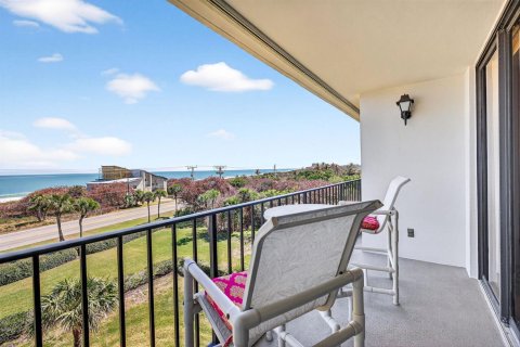 Condo in Hutchinson Island South, Florida, 2 bedrooms № 2154554 - photo 29