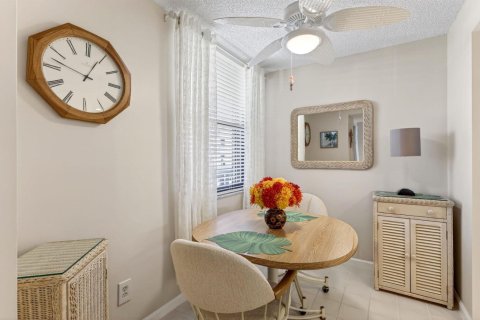 Condo in Hutchinson Island South, Florida, 2 bedrooms № 2154554 - photo 10
