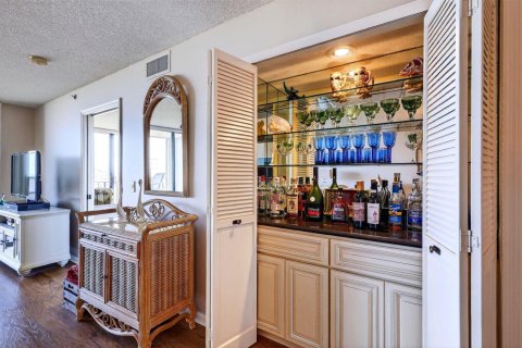 Condo in Hutchinson Island South, Florida, 2 bedrooms № 2154554 - photo 20