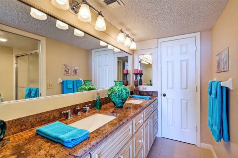 Condo in Hutchinson Island South, Florida, 2 bedrooms № 2154554 - photo 26
