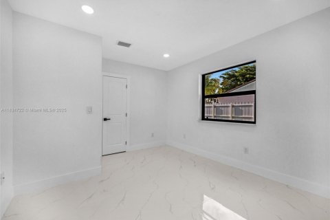 House in Homestead, Florida 3 bedrooms, 114.46 sq.m. № 1817089 - photo 29