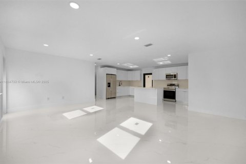 House in Homestead, Florida 3 bedrooms, 114.46 sq.m. № 1817089 - photo 10