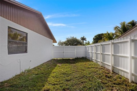 House in Homestead, Florida 3 bedrooms, 114.46 sq.m. № 1817089 - photo 8