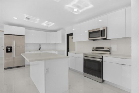 House in Homestead, Florida 3 bedrooms, 114.46 sq.m. № 1817089 - photo 14