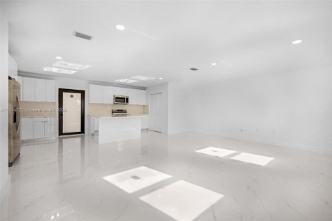 House in Homestead, Florida 3 bedrooms, 114.46 sq.m. № 1817089 - photo 9