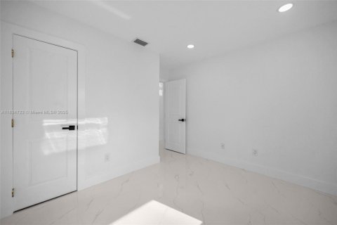 House in Homestead, Florida 3 bedrooms, 114.46 sq.m. № 1817089 - photo 26