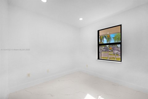 House in Homestead, Florida 3 bedrooms, 114.46 sq.m. № 1817089 - photo 21