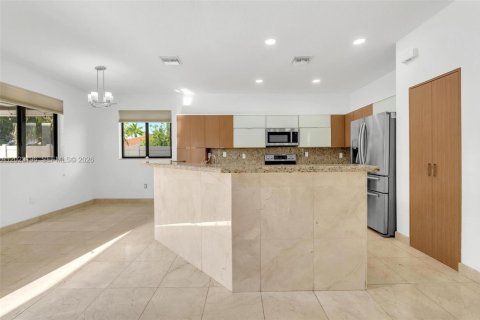 Villa ou maison à vendre à Miami, Floride: 5 chambres, 322.19 m2 № 2179571 - photo 28