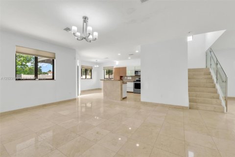 Villa ou maison à vendre à Miami, Floride: 5 chambres, 322.19 m2 № 2179571 - photo 26