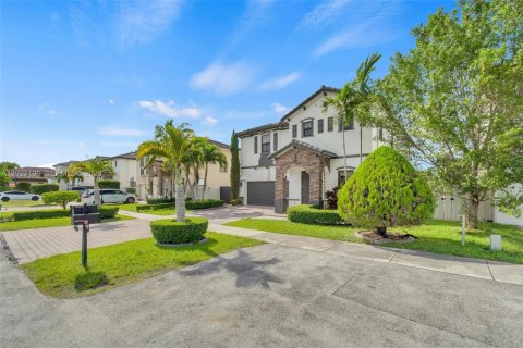 Villa ou maison à vendre à Miami, Floride: 5 chambres, 322.19 m2 № 2179571 - photo 16
