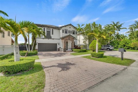 Villa ou maison à vendre à Miami, Floride: 5 chambres, 322.19 m2 № 2179571 - photo 15