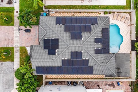 Villa ou maison à vendre à Miami, Floride: 5 chambres, 322.19 m2 № 2179571 - photo 6