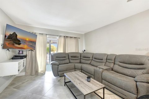 Купить кондоминиум в Корал-Спрингс, Флорида 6 комнат, 92.9м2, № 2093771 - фото 6