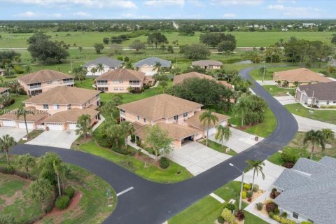 Купить таунхаус в Лихай-Эйкерс, Флорида 3 спальни, № 1977272 - фото 28