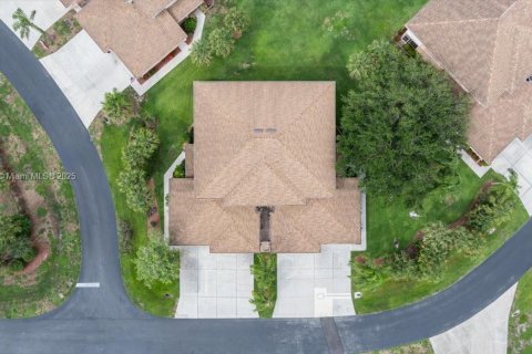 Купить таунхаус в Лихай-Эйкерс, Флорида 3 спальни, № 1977272 - фото 1