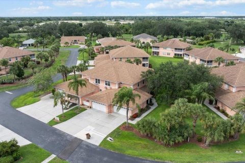 Купить таунхаус в Лихай-Эйкерс, Флорида 3 спальни, № 1977272 - фото 27