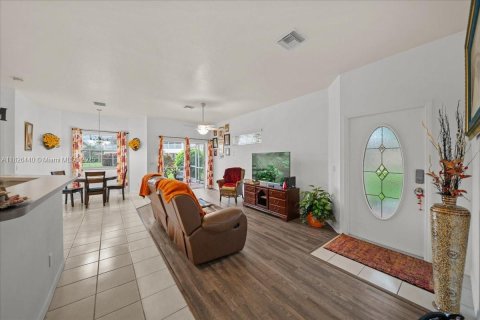 Купить таунхаус в Лихай-Эйкерс, Флорида 3 спальни, № 1977272 - фото 6