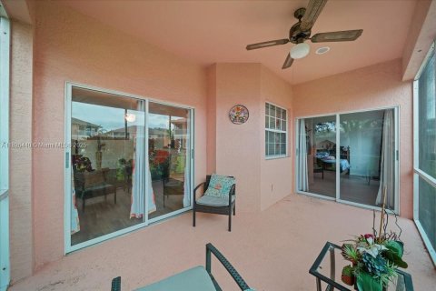 Купить таунхаус в Лихай-Эйкерс, Флорида 3 спальни, № 1977272 - фото 24