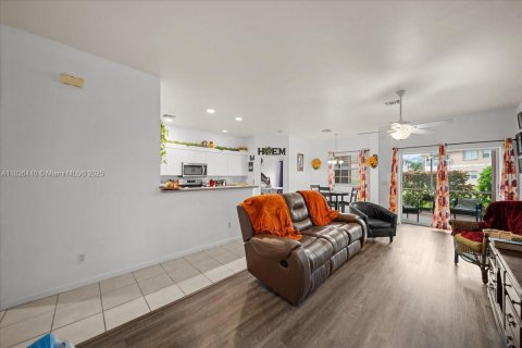 Купить таунхаус в Лихай-Эйкерс, Флорида 3 спальни, № 1977272 - фото 5