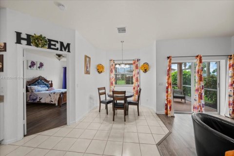 Купить таунхаус в Лихай-Эйкерс, Флорида 3 спальни, № 1977272 - фото 7